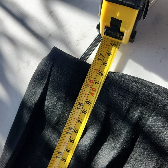 Skirt and crop top ☆ Medium ☆ Black ☆ Fun!  Pleated skirt ☆ Funky Top ☆ Cool 😎 - Picture 9 of 14